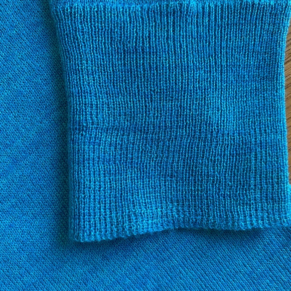 NWOT Absolutely beautiful Limited sweater - Picture 4 of 6